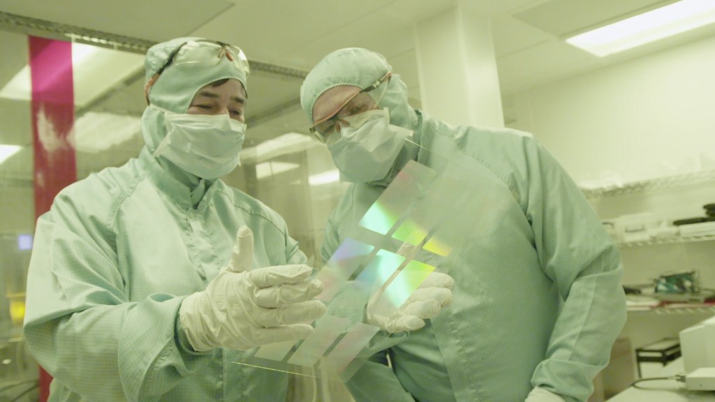 Self-updating LCD shelf&nbsp;labels